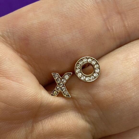 💛 Gold Filled CZ X & O Earrings - Picture 1 of 3